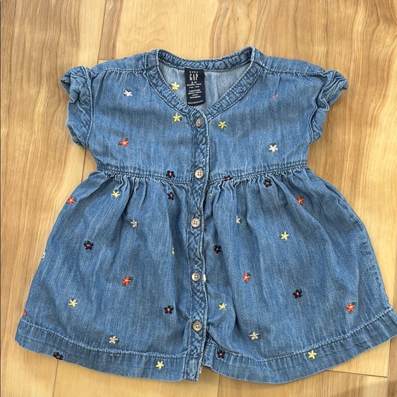 ‼️ SOLD ‼️ GAP Kids Denim Dress with Embroidered Flowers - Picture 1 of 1
